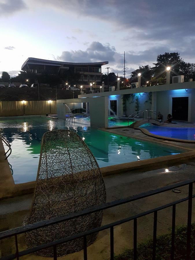 Centropolis Aparthotel Muntinlupa City Exteriör bild